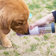 Carregar imagem no visualizador da galeria, Cão de estimação portátil garrafa de água para cães pequenos produtos de animais filhote de cachorro viagem de cachorro filhote de cachorro beber tigela de dispensador de água ao ar livre
